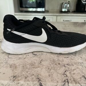 🌻Women’s Nike running sneakers
